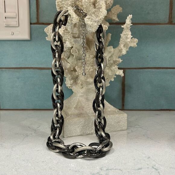 Vtg Chunky Link Statement Necklace Black & Silver Triple Oval Chain Adjustable - Picture 3 of 11